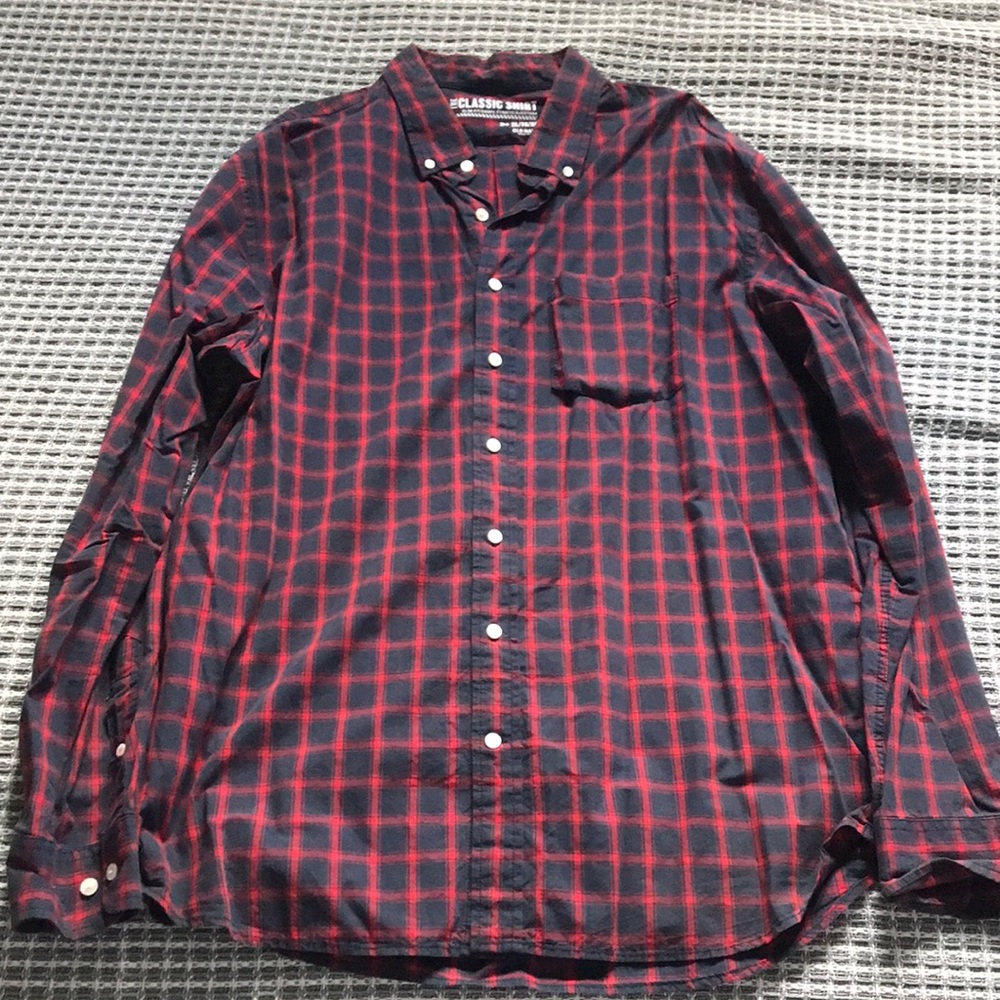 Old navy button down long sleeve shirt